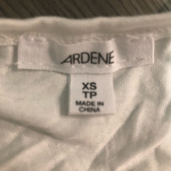 🤍3/25🤍White tank top! - Picture 2 of 5